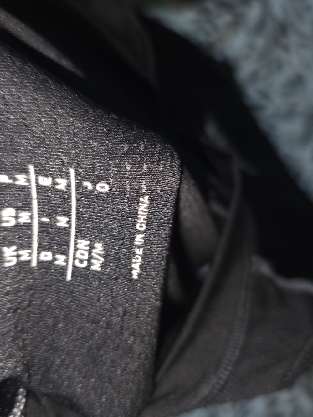 Size Medium Shirt With Pads - Picture 4 of 4